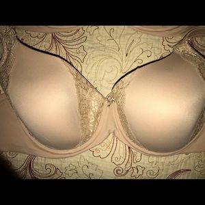 Soma 42D Embraceable full coverage lace trim